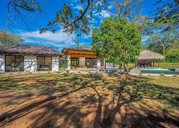 Walk To 2 Beaches! W/ Pool, Lava-stone Brasilito